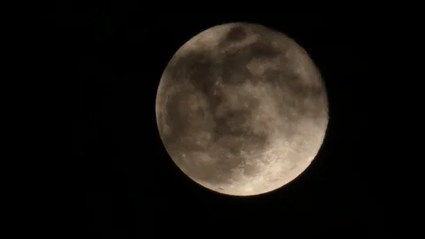 Full moon with clouds 스톡 동영상 107575862