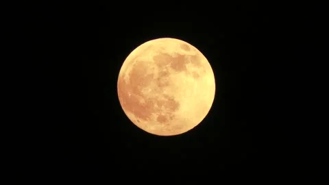 Full moon with clouds at night - real time - mysterious, creepy, fabulous Stock Footage 147111941