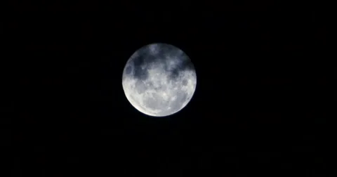 Full Moon With Clouds Passing. Halloween, Terror, Dramatic 動画素材 62303468