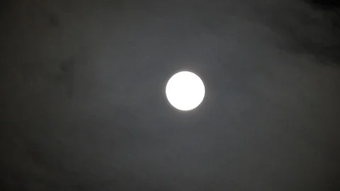 Full Moon in cloudy night sky. Close up  4k video Video stock 95645824