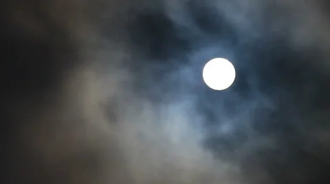 Full moon moving in and out clouds Video stock 6530125