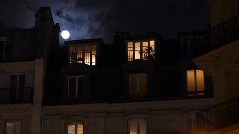 Full moon over Champs Elysees Paris France building home night Vídeos de archivo 105816504