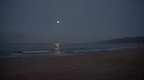 Full Moon over Ocean with Beach and Distant Coast CC 스톡 동영상 41814923