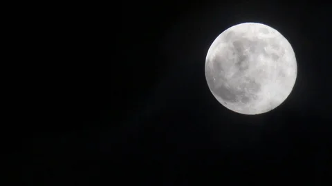 Full moon with passing clouds Video stock 107067349