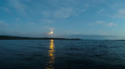 Full moon reflected in the lake. Taymlaps Video stock 56076524