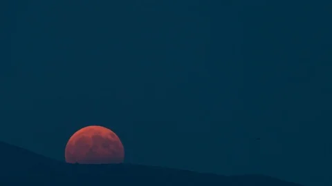 Full Moon Rise with Eclipse on 7 Aug 2017 Stock Footage 78554587