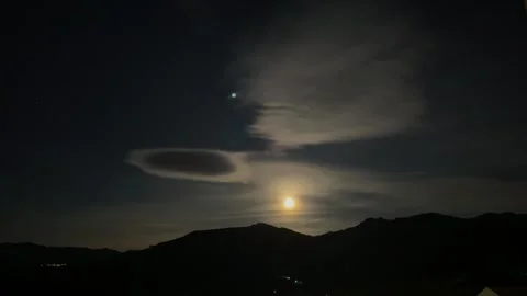 Full moon rising. Vidéo 333175917