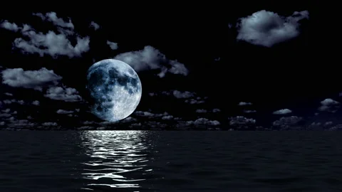 The full moon shines over the night sea and clouds Video stock 199446909