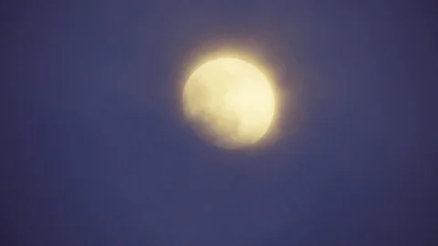 Full moon in the sky with clouds Stock-Footage 124782566