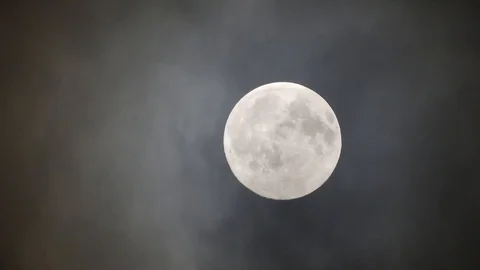 Full moon in the sky with clouds Stock-Footage 124783062
