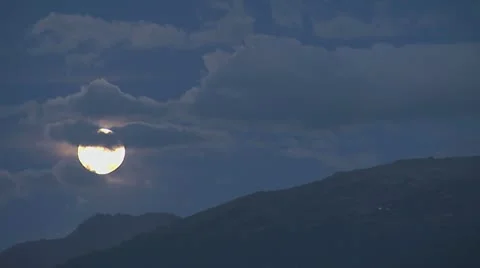 Full Moon Timelapse in The Alps Stockbeeldmateriaal 22032367