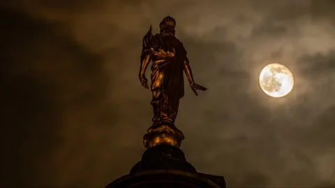 Full Moon With View Of Statue On Top Deutscer Cathedral, Berlin 스톡 동영상 147833148