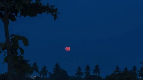 Full moon wide Stockbeeldmateriaal 131100279