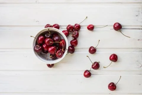 Full plate of cherries Stock-Fotos