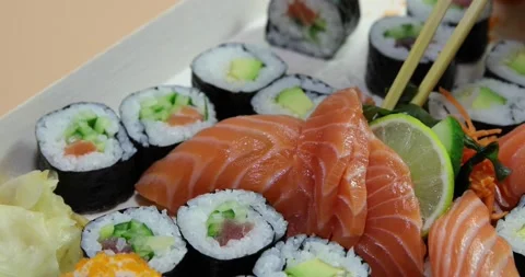 Full plate of sushi Video stock 155573565