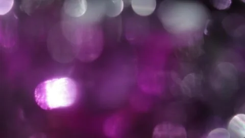 Full screen sparkling purple white bokeh light effects video Vidéo 318070367