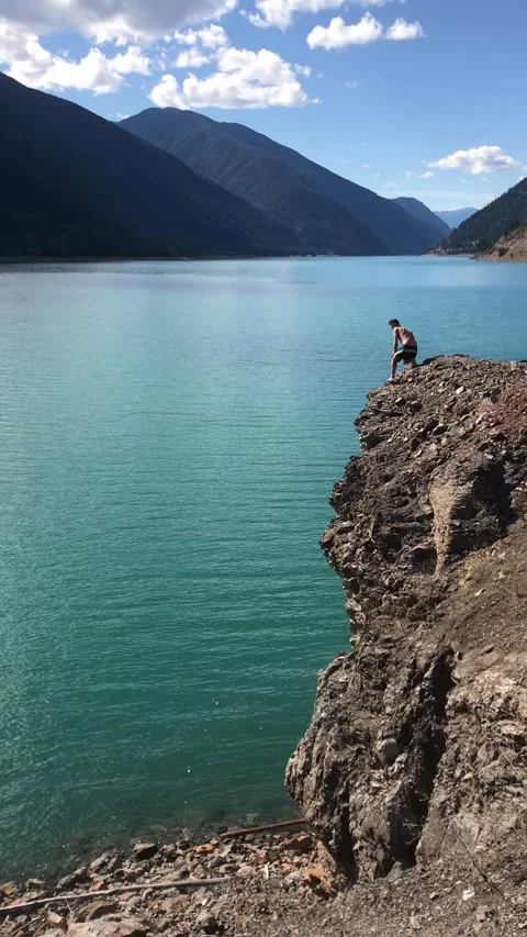 Full Send Cliff Dive Leads to Back Flop, Whistler, British Columbia, Canada - 25 Vidéo 205146936