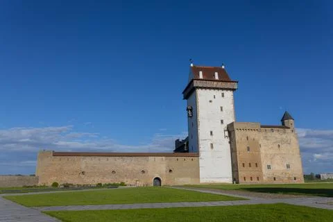 Full View of Narva Fortress Complex Stockfoto's