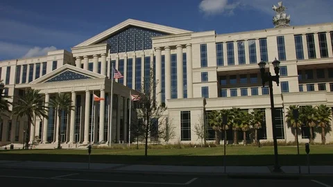 Full View Panning of Duval Courthouse in Jacksonville, Florida 動画素材 77033275