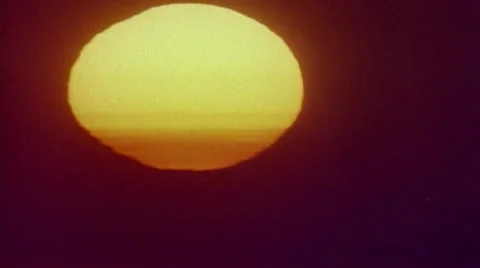 Full view of setting sun Stock Footage 29811074