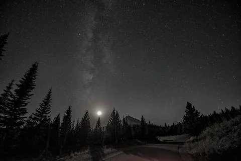 FullMoon-BeeHiveRoad-BSK 5575 Stock Photos