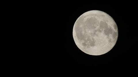 Fullmoon, moon and clouds in 21.06.2024 Vidéo 278251994