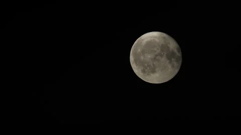 Fullmoon, moon and clouds in 21.06.2024 Stockbeeldmateriaal 278252034
