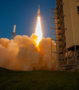 A fully functional Launch Abort System (LAS) with a test version of Orion a.. Foto stock