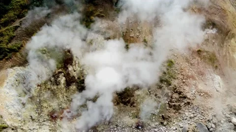 Fumarole smoke from the volcano of Kamchatka 库存影片 168260131