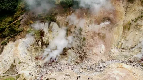 Fumarole smoke from the volcano of Kamchatka Vídeo Stock 168260285