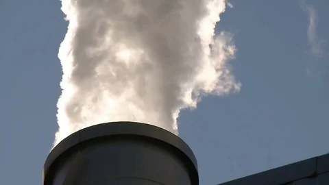 Fumes billow,smoke stack,air pollution,energy generation Video stock 85069697