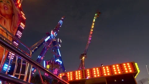 Fun fair rides at Goose Fair in Nottingham England 库存影片 81453980