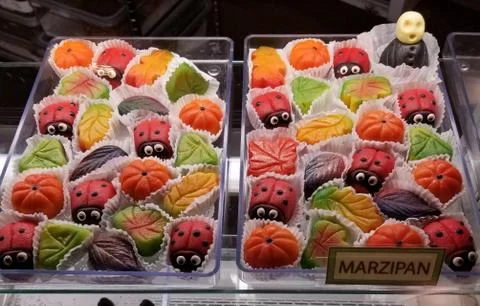 Fun Fall Marzipan on Tray Stockfoto's