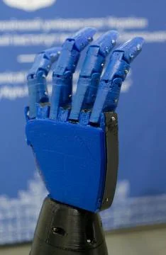A functional 3D-printed robotic prosthetic hand. Object printed on 3D printer Stockfoto's