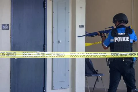 Functional active shooter drill at the Hialeah Senior High School in Hialeah, US Foto stock