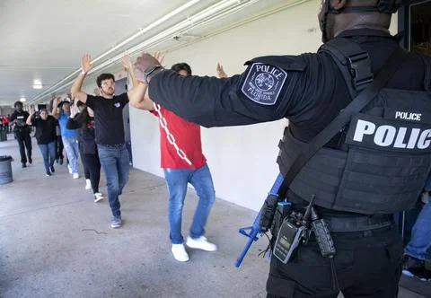 Functional active shooter drill at the Hialeah Senior High School in Hialeah, US Stockfoto's