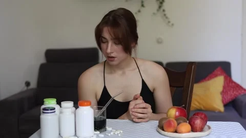 Functional nutrition is replacing traditional healthy meals Video stock 339800012
