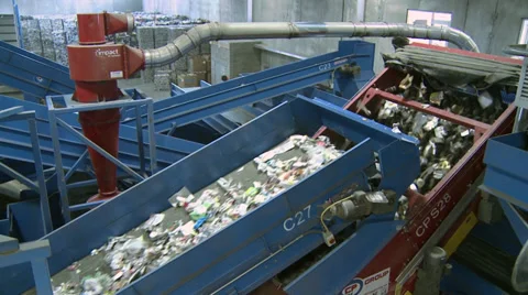 Functional trash conveyor system (10 of 10) Stock-Footage 32283590