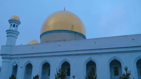 The functioning central mosque in the city of Almaty, built in the Muslim style Video stock 229984055
