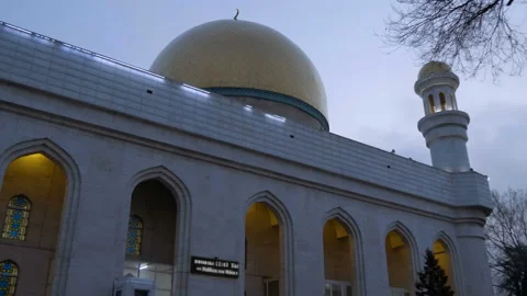 The functioning central mosque in the city of Almaty, built in the Muslim style Video stock 229989585