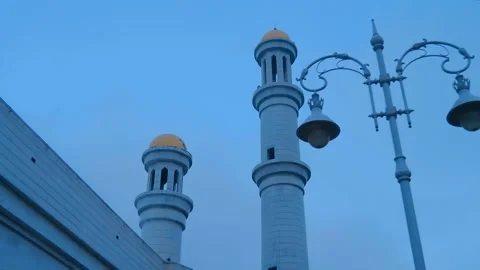 The functioning central mosque in the city of Almaty, built in the Muslim style Video stock 230019644