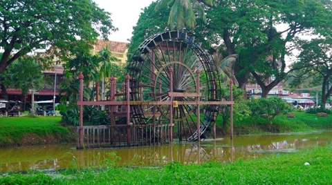 Functioning water wheel on a canal in Siem Reap. Video 3840x2160 Video stock 60662991