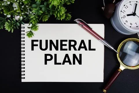 Funeral Plan text with alarm clock and magnifying glass Stock Photos