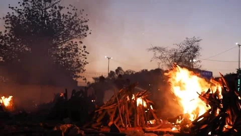 Funeral procession of those killed by covid 19. India 3 Video stock 155361854