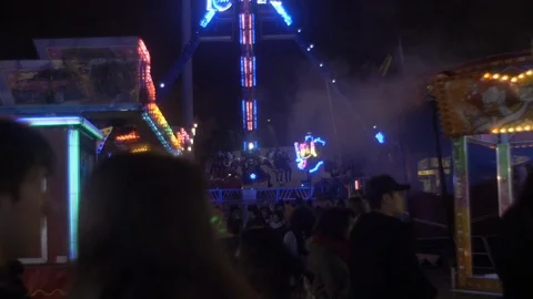 Funfair at Night Slow Motion Crowd 動画素材 93789452