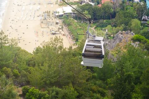 Funicular elevator or cable car going from Alanya Cleopatra Beach to Alanya.. Foto stock
