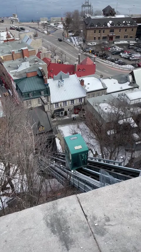 Funicular in Old Quebec City Vídeo Stock 323394093