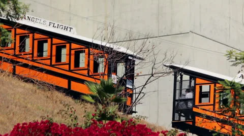 A funicular tram and cable car, transports people in Los Angeles Video stock 24372029