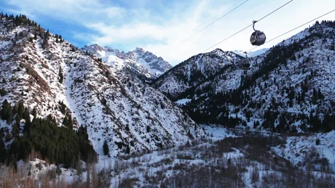 Funiculars in the mountains 스톡 동영상 160490075