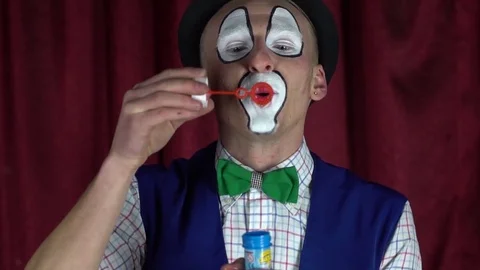 Funny clown with bubbles Stock-Footage 85173473